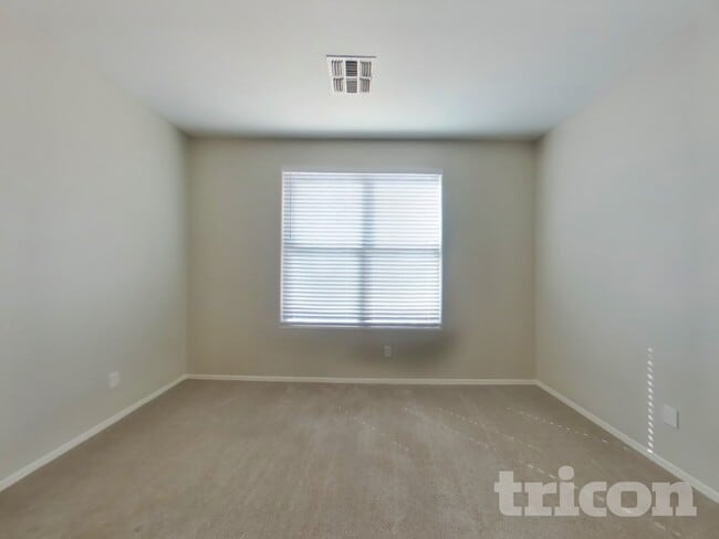 Foto del edificio - 42237 W Lunar St