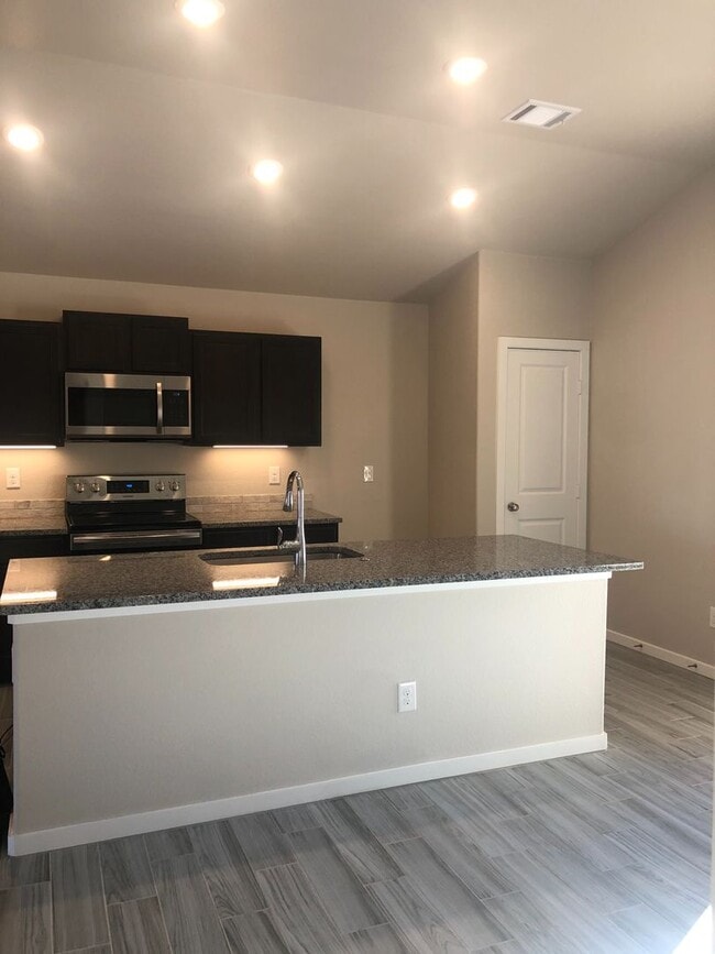 Building Photo - Located in Tradewind Square !!!! Built in ...