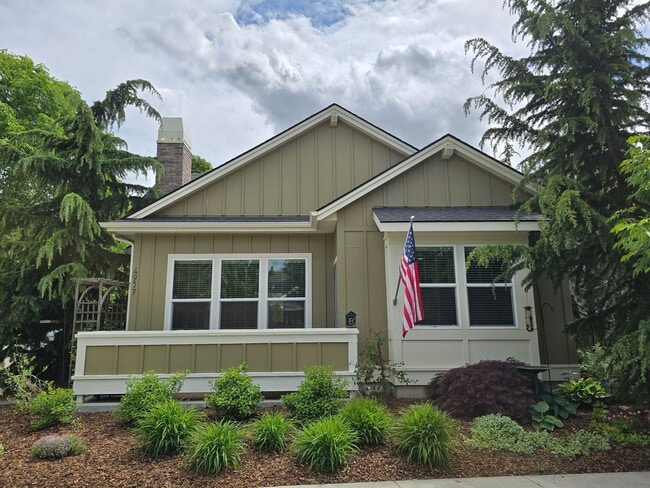 Building Photo - Wonderful Patio Home In The Mill District ...