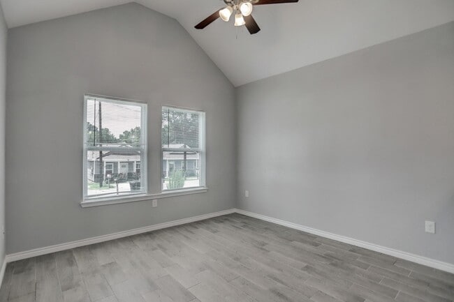 Building Photo - 16960 W Ivanhoe St