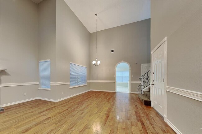 Building Photo - 16922 Colony Creek Dr