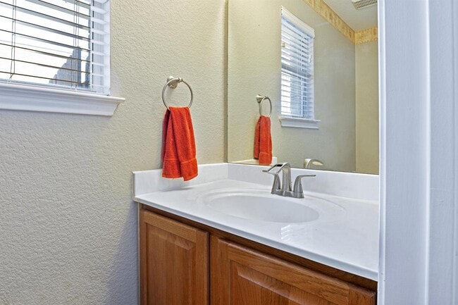 Building Photo - Cozy Kyle Home in a Quiet Community