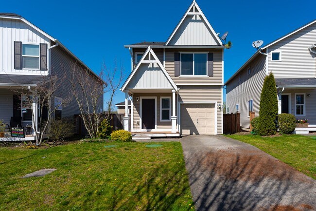 Building Photo - 3 Bedroom 2.5 Bath with fenced yard