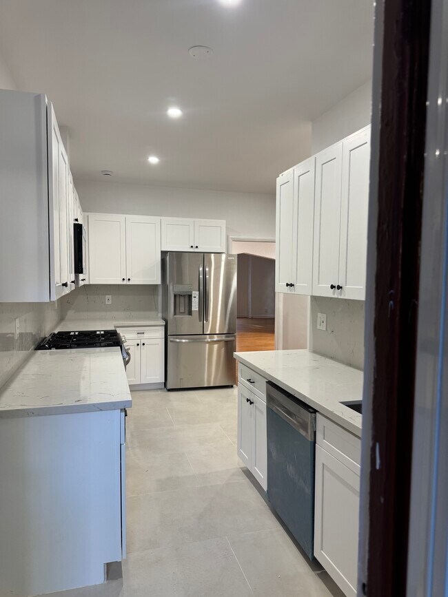 Foto del edificio - 1260 N Flores St