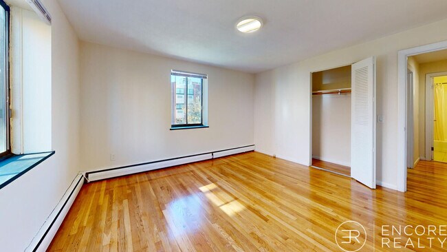 Building Photo - 222 Babcock St