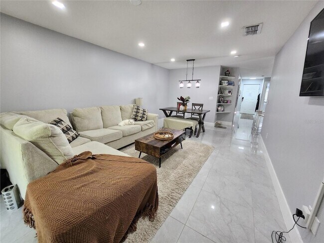 Building Photo - 8809 Grand Palms Cir