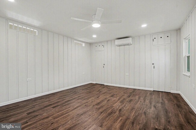 Building Photo - 105 Oak Hill Dr