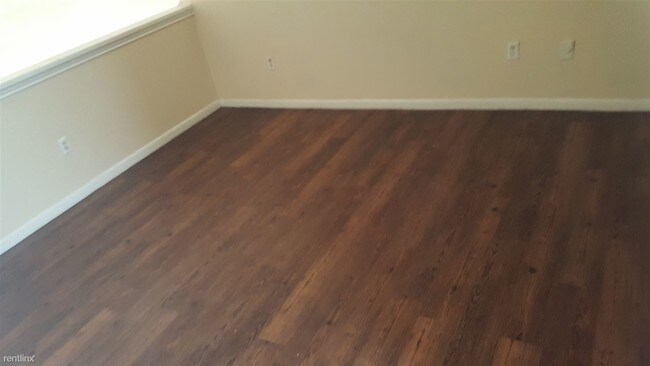 Building Photo - 1 br, 1 bath  - 206 Belfast St Apt. B