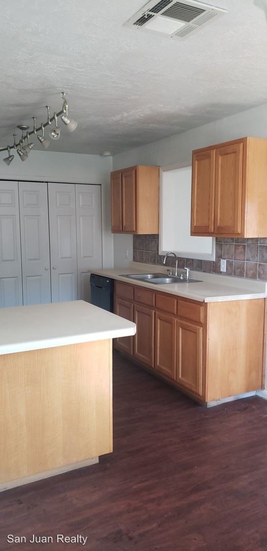 Building Photo - 3 br, 2 bath House - 706 N Allen Avenue