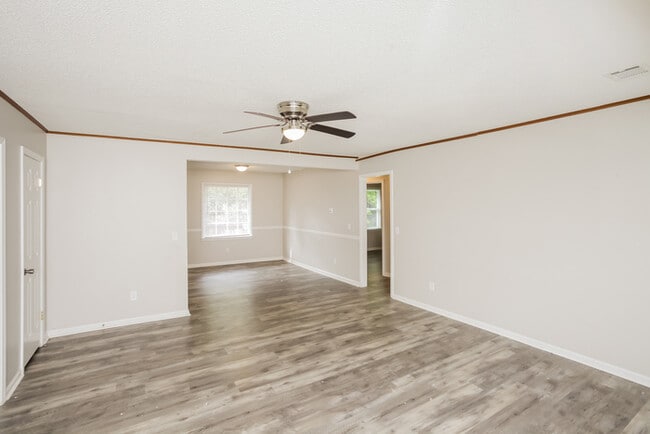 Building Photo - 315 Gales River Rd