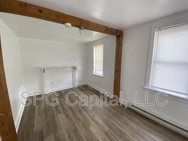 Foto del edificio - 819 Manor St