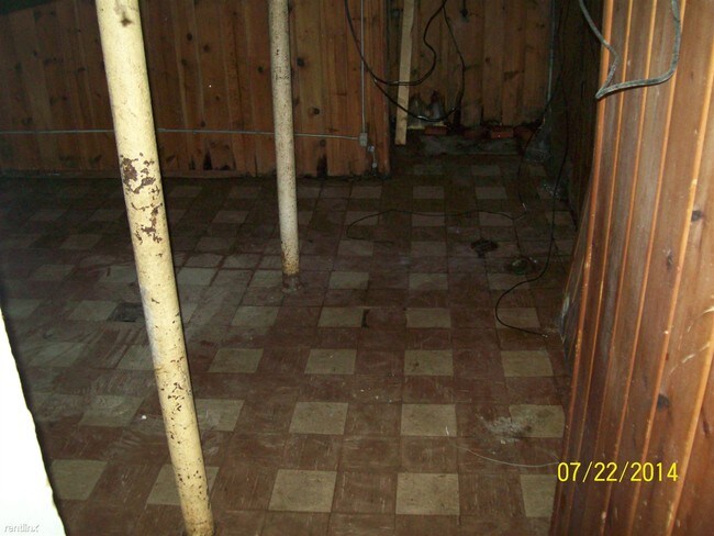 Building Photo - 2 br, 1 bath House - 2425 Mallery St