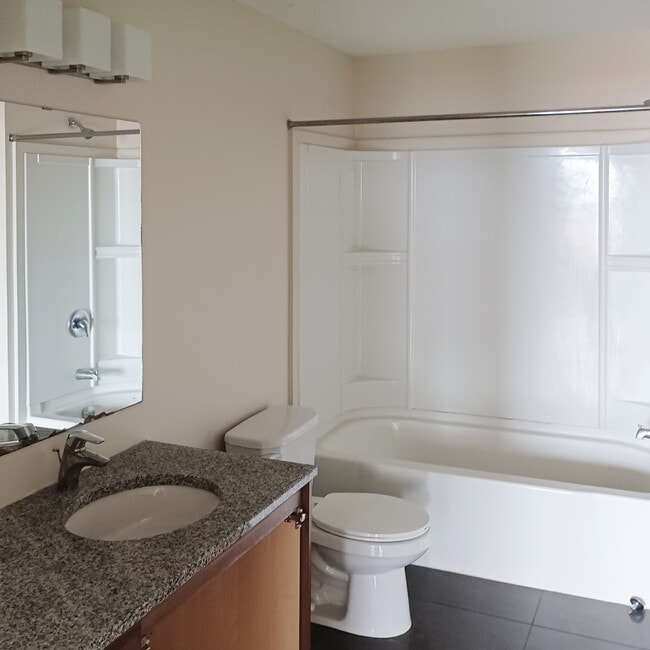 Building Photo - Rockwood Estates 420