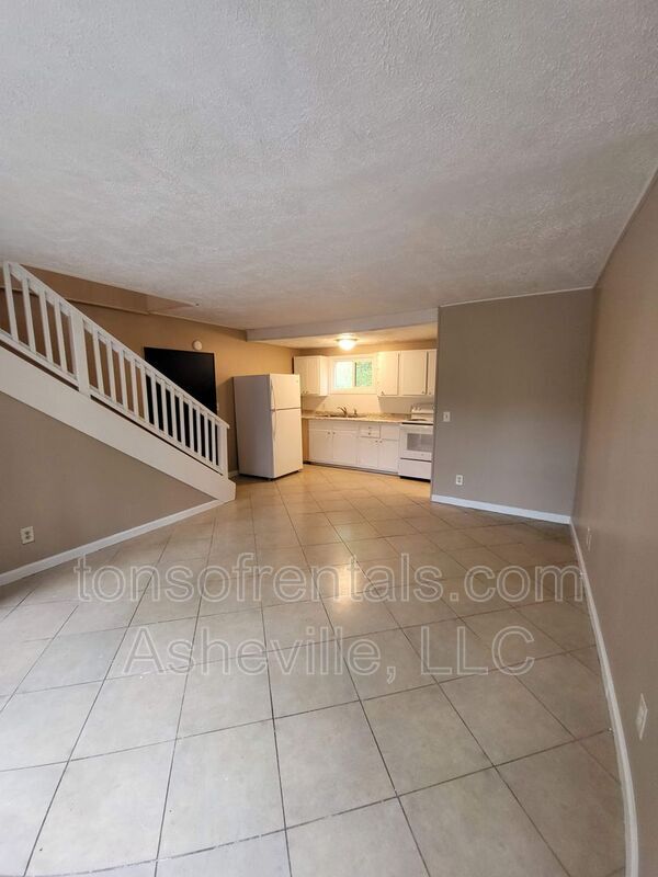 506 W Allen St Unit 8, Hendersonville, NC 28739 Condo for Rent in