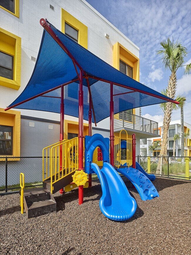 Foto del edificio - Gateway Luxury Apartments