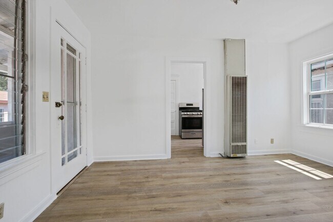 Foto del edificio - Fairmount Street Duplex in East LA