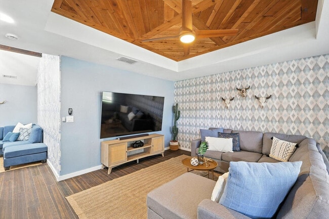 Building Photo - 749 Western Trail