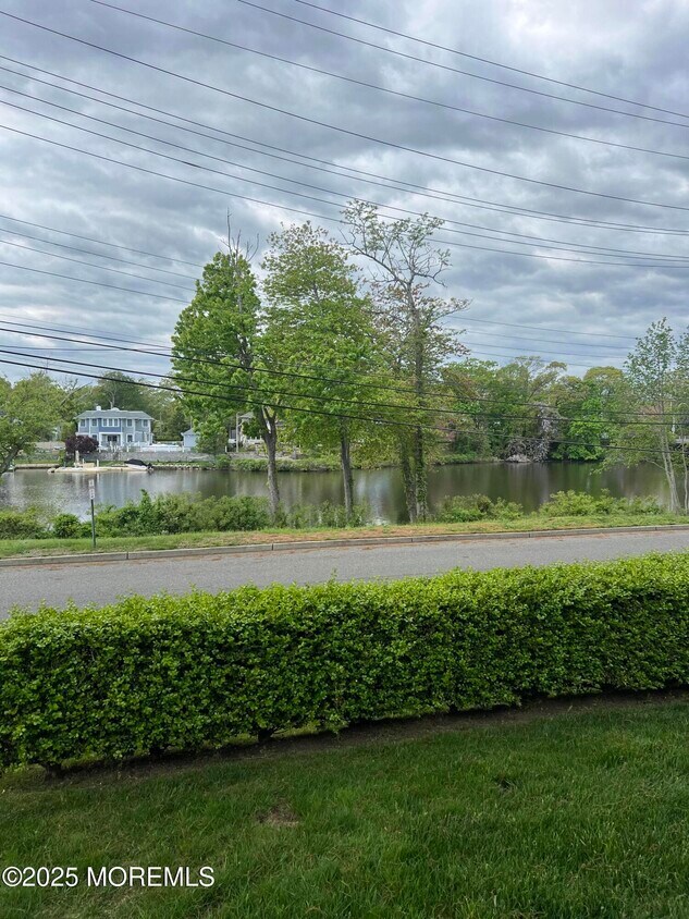 Primary Photo - 312 Lake Dr