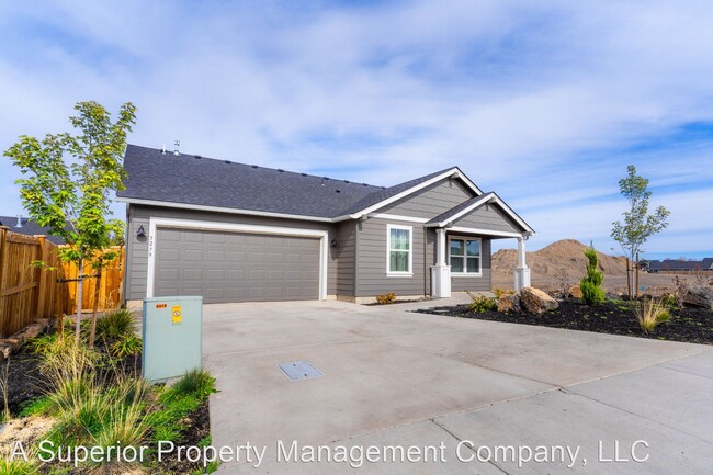 Building Photo - 3 br, 2 bath House - 3279 NW Cedar Ave