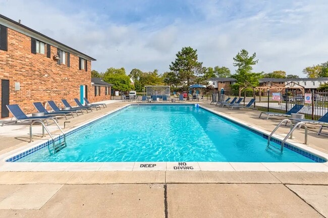 Building Photo - Riverside Townhomes