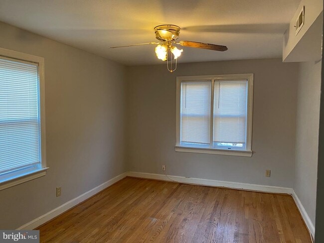 Foto del edificio - 4236 Benning Rd NE