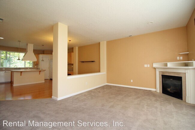 Building Photo - 2 br, 2 bath House - 21410 NE Rosewood Dr