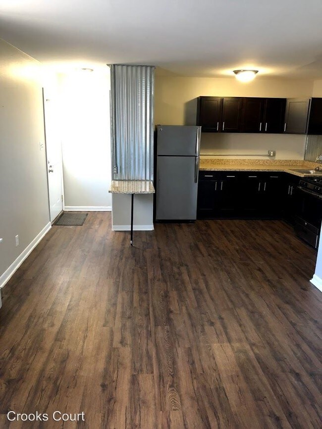 Building Photo - 1 br, 1 bath Apartment - 2005 Crooks
