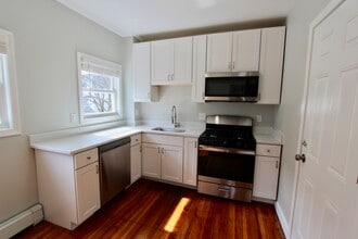 Building Photo - 55 Estes St