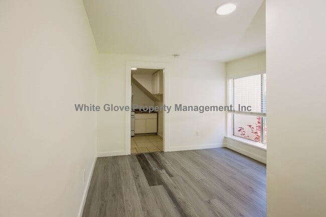 Building Photo - 710 W Highland St
