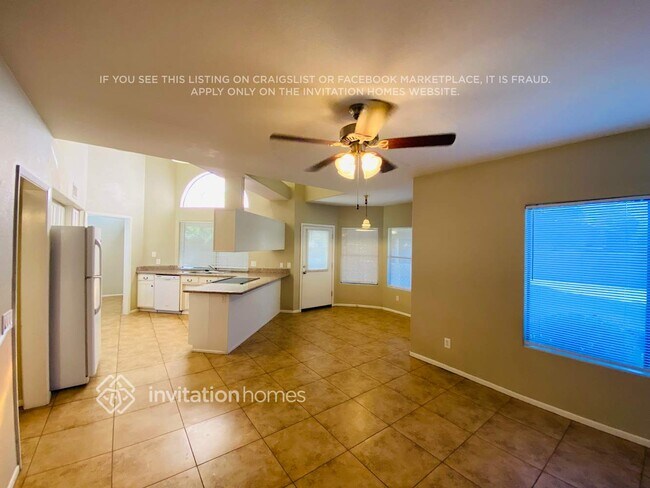 Foto del edificio - 953 E Manor Dr