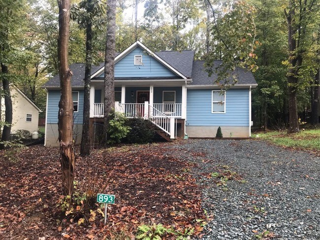 Building Photo - 893 Jefferson Drive