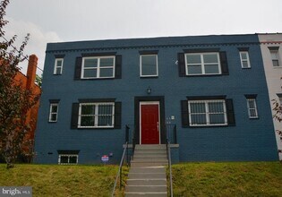 Building Photo - 5029 Hanna Pl SE