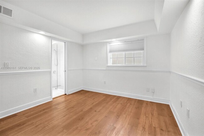 Foto del edificio - 3245 Virginia St