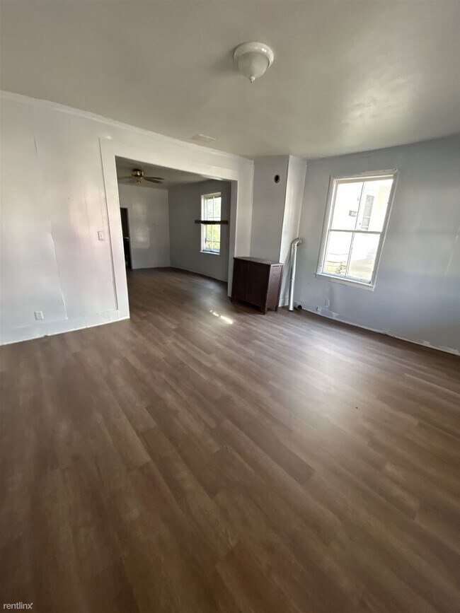 Building Photo - 1 br, 1 bath Duplex - 603 South Main Stree...
