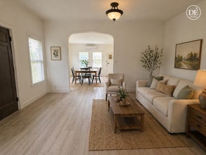 Building Photo - 211 N Vendome St