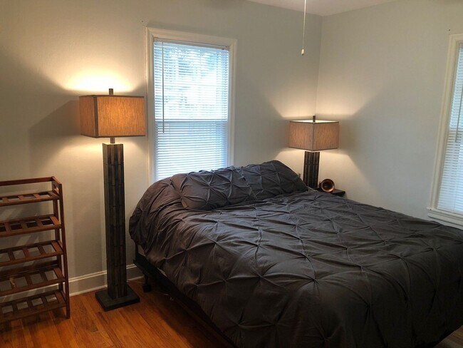 Building Photo - EXTREMELY PET FRIENDLY!!  3 Bedroom, 1 Bathroom Home in Ames!