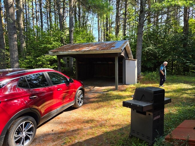 Carport and storage - 508 Rock Ave