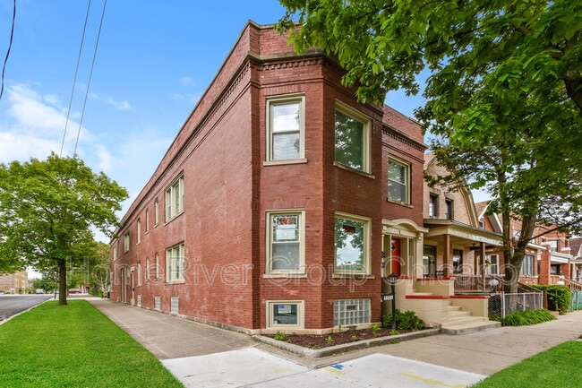 Building Photo - 7301 S Green St