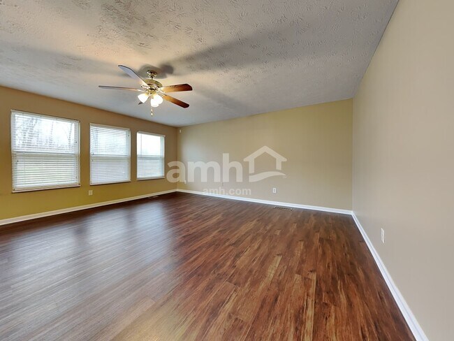 Foto del edificio - 7628 Falls Creek Way