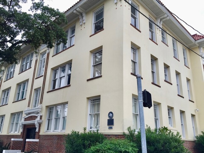 Building Photo - 804 McGowen St
