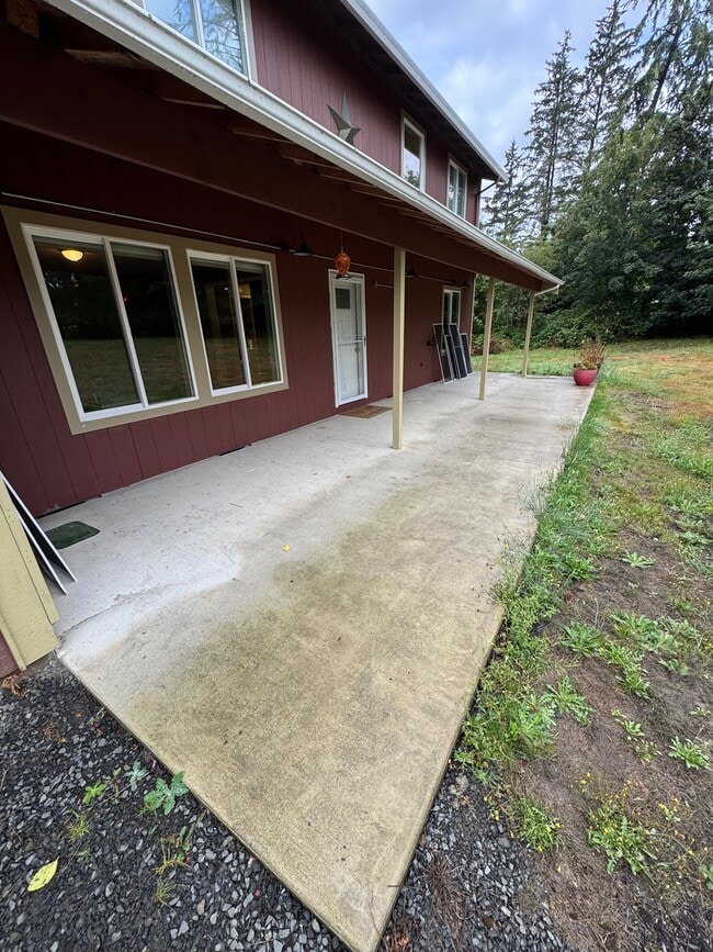 Front patio - 35141 Boman Ln
