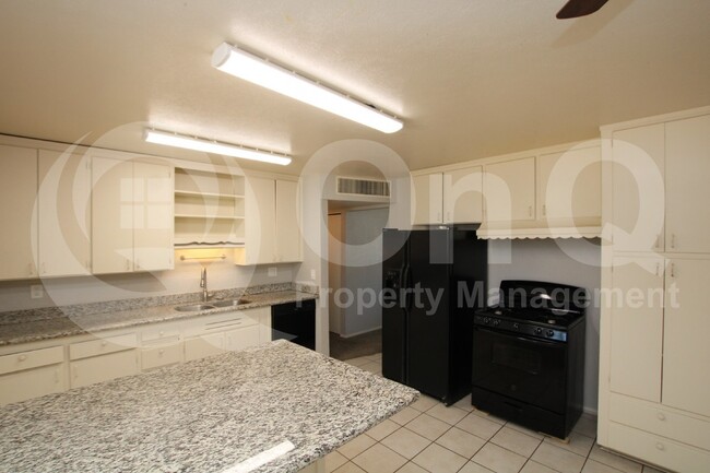 Photo - 2419 W Diana Ave House