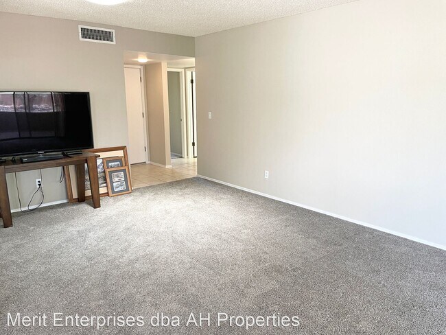 Foto del edificio - 2 br, 2 bath House - 25432 S PINEWOOD DR