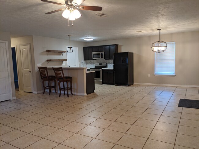 Building Photo - 125 Seaman Dr