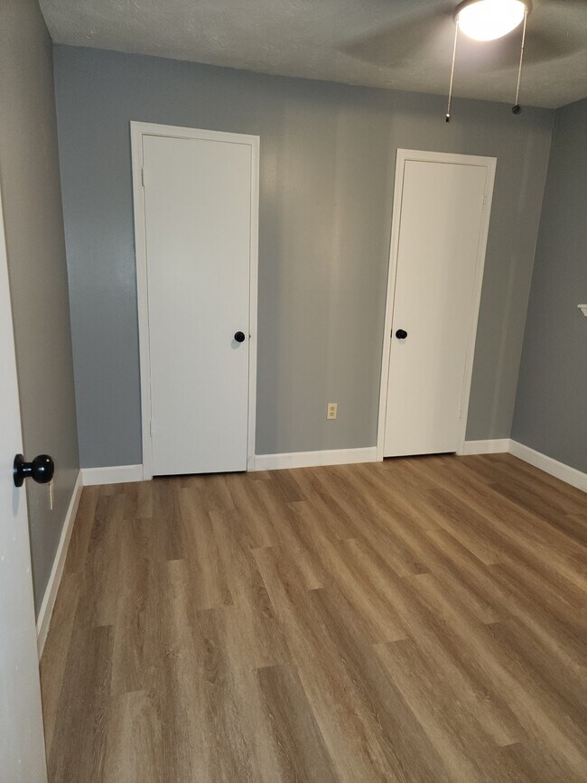 Building Photo - 517 S Downing St