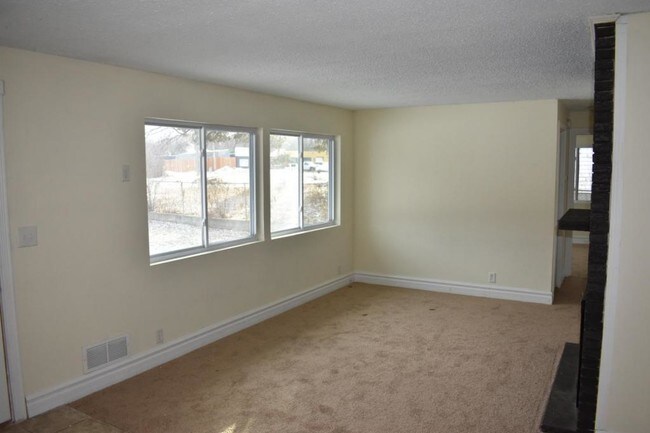 Building Photo - 6568 Central Avenue NE