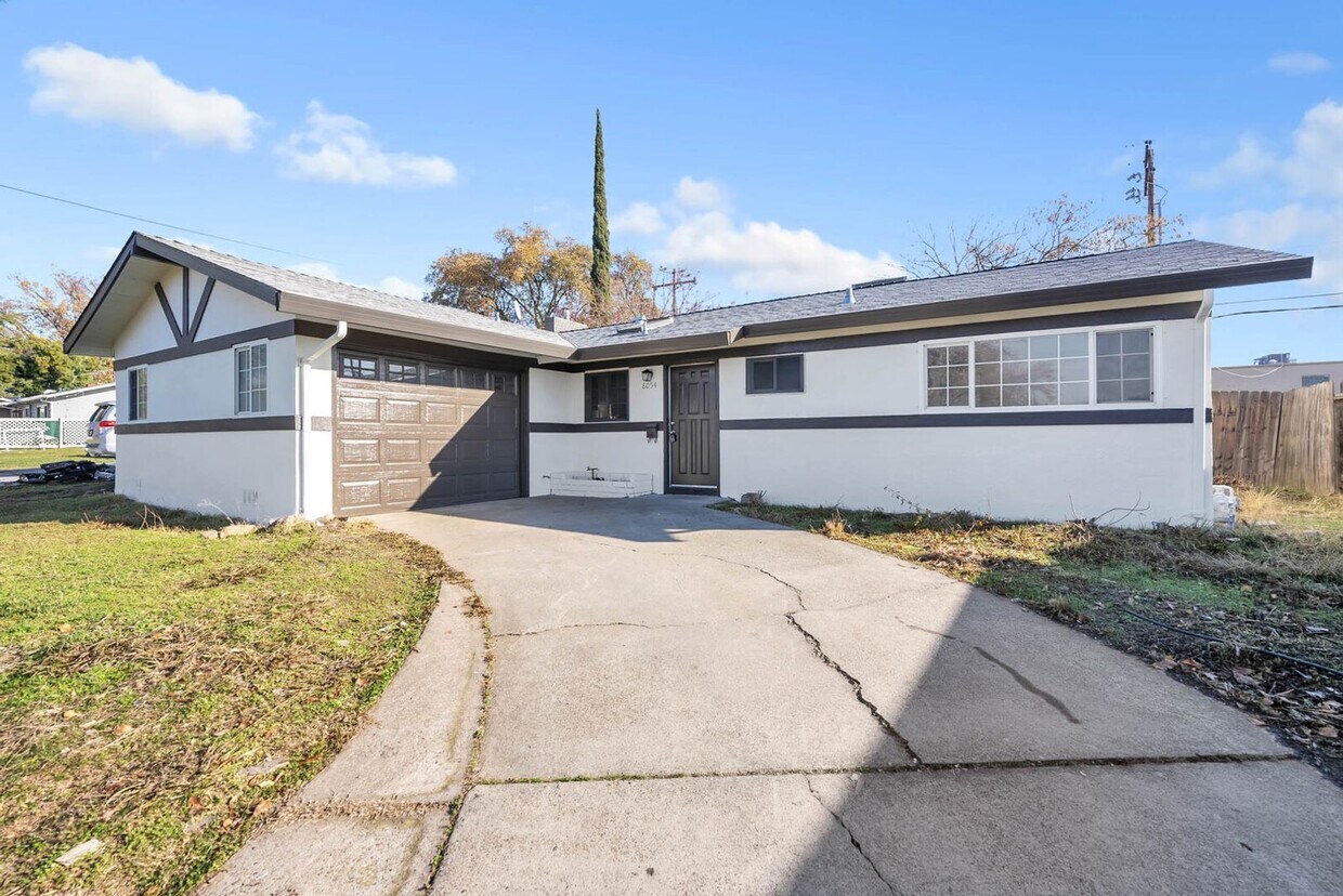 Foto principal - 8054 Oak Forest St