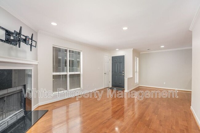 Building Photo - 2516 Cranbrook Ln