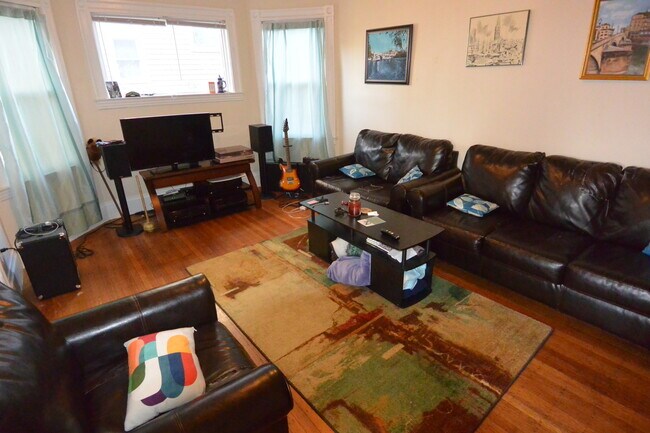 Foto del edificio - 58 Ridgemont St