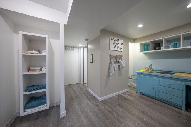 Foto del edificio - Charming Home in Valley View Gardens
